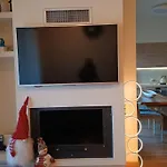 Apartment νs