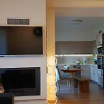 νs