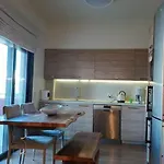 Apartment νs *