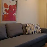 Apartment νs *