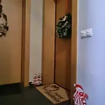 νs *