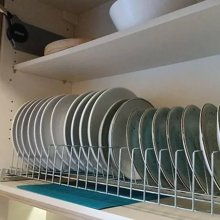 Apartment νs *