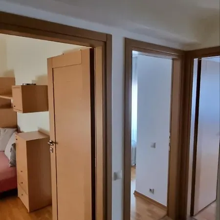 νs Apartment *