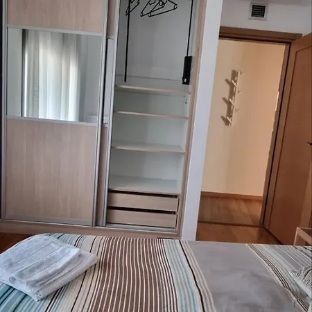 νs
